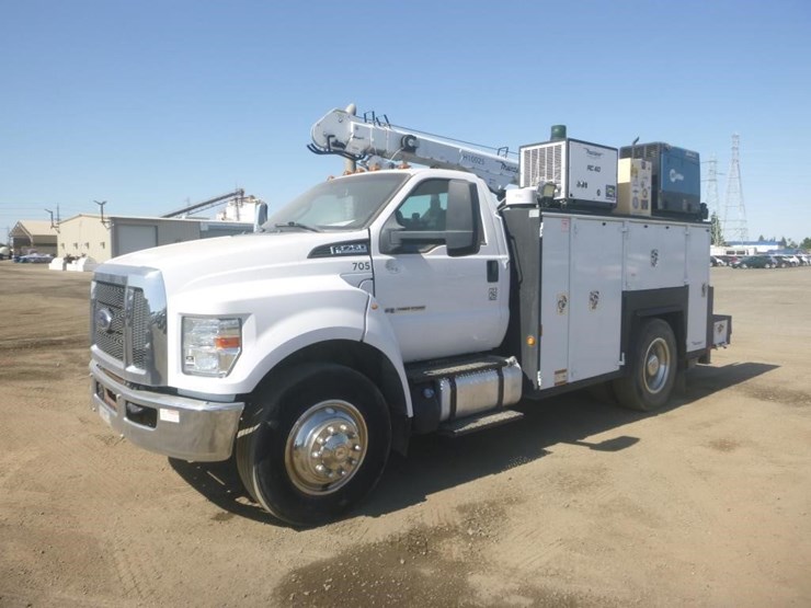 2017-ford-f750-image-1
