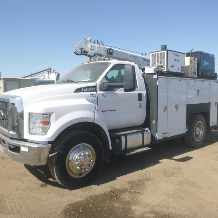 2017 FORD F750