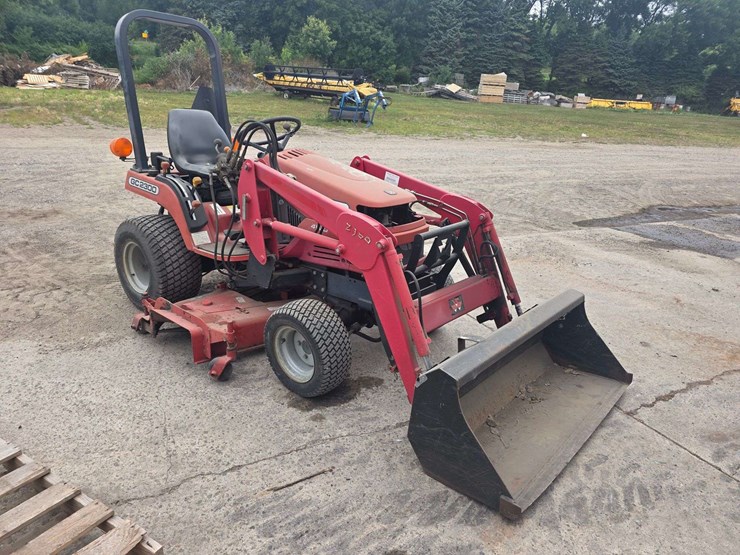 2005-massey-ferguson-gc2300-image-1