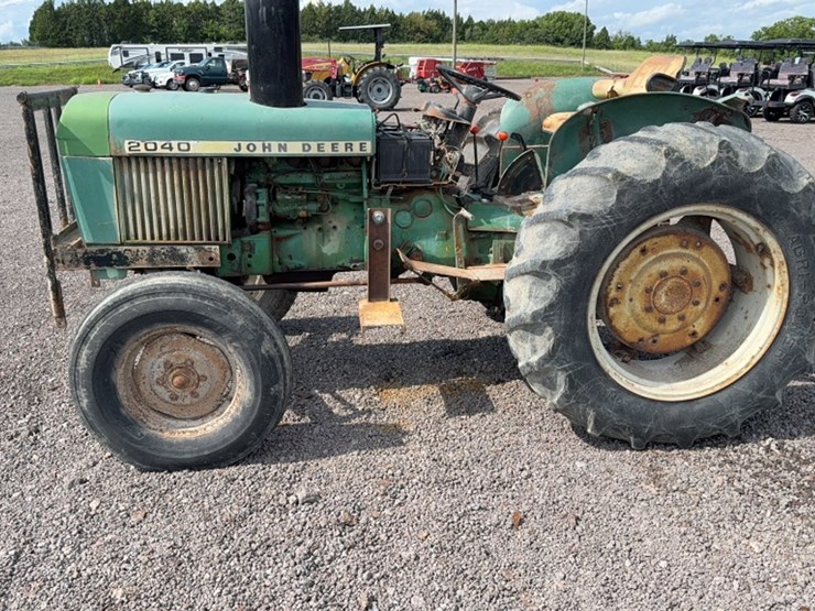 john-deere-2040-image-14