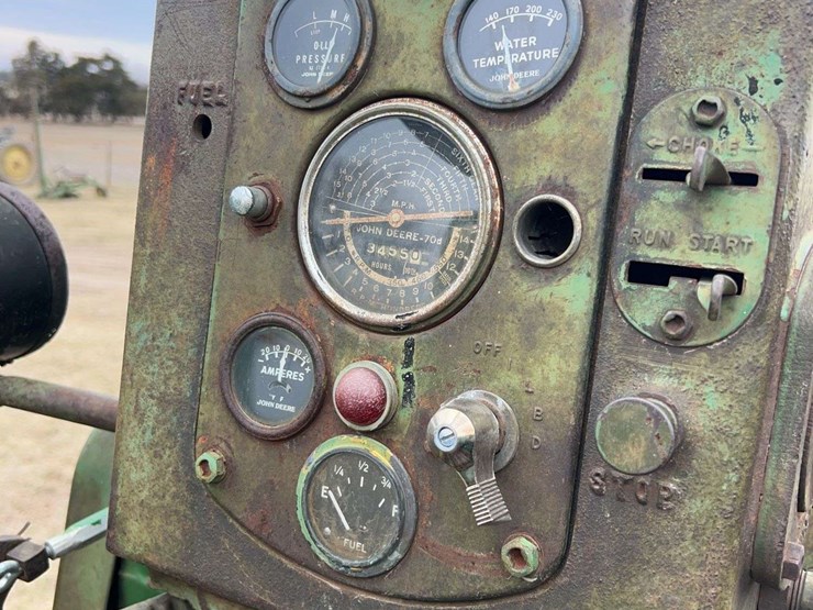 john-deere-70-image-44