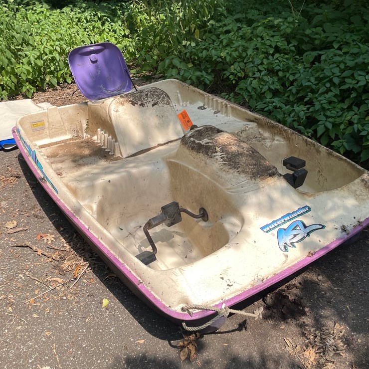 #7012 • Water Wheeler Pedal Boat