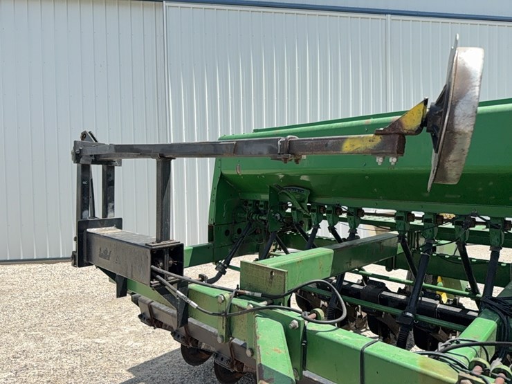 john-deere-750-image-12