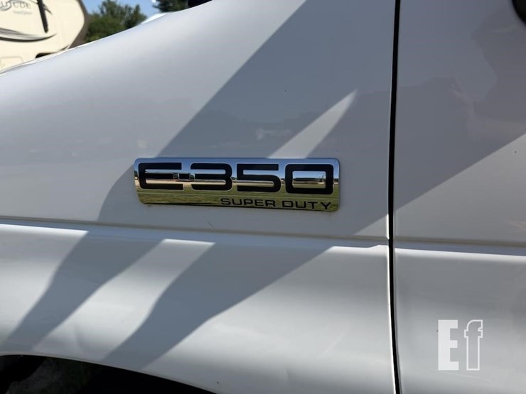 2017-ford-e350-image-7