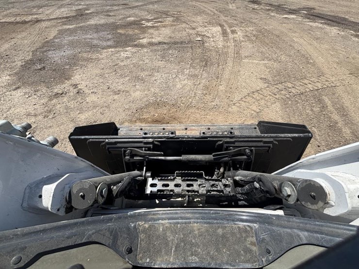 2019-bobcat-t595-image-22
