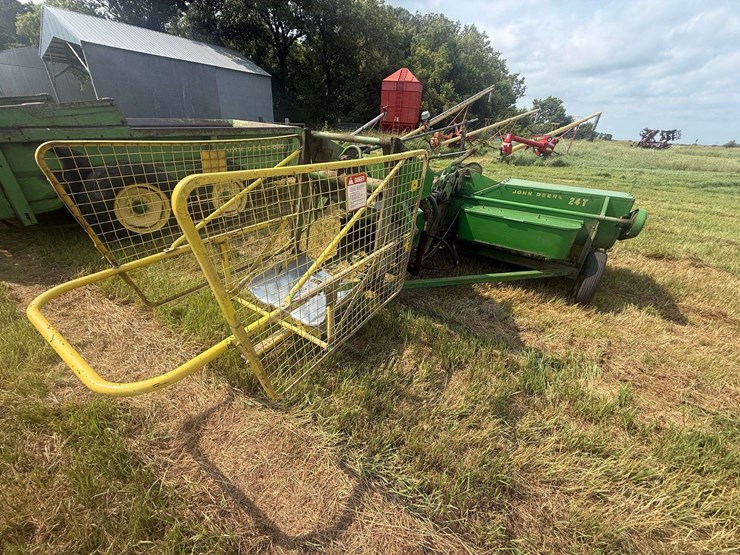 john-deere-24t-image-4