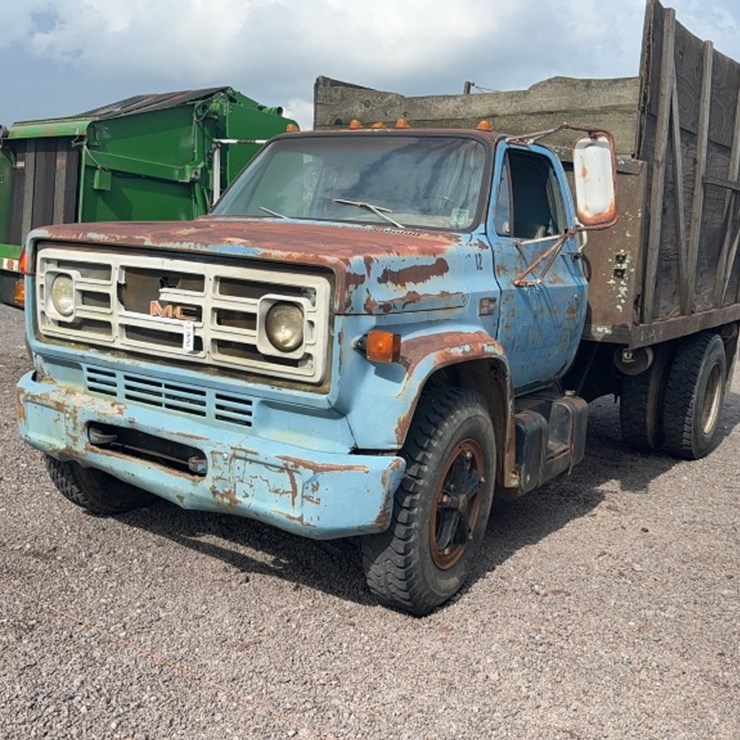 #3021 • 1980 GMC DUMP TRUCK