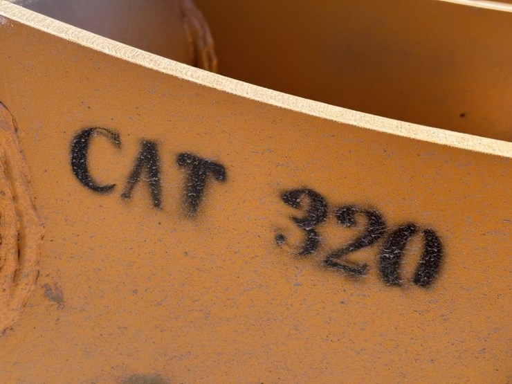 caterpillar-320-image-6