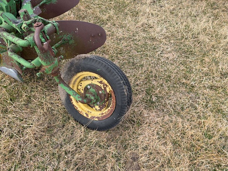 john-deere-pull-type-three-bottom-plow-image-18