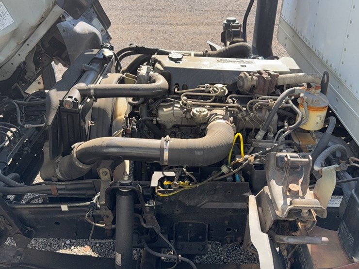 2003-isuzu-nqr-image-19
