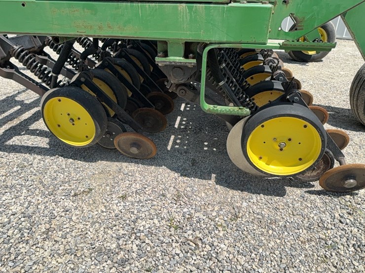john-deere-750-image-37