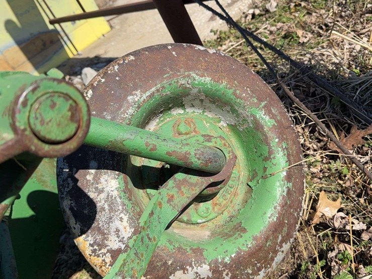 john-deere-three-point-two-bottom-plow-image-16
