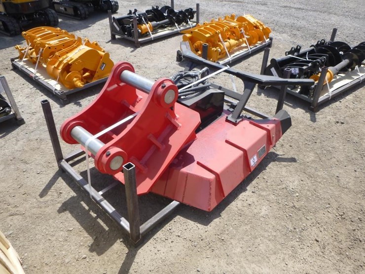 caterpillar-320-image-3