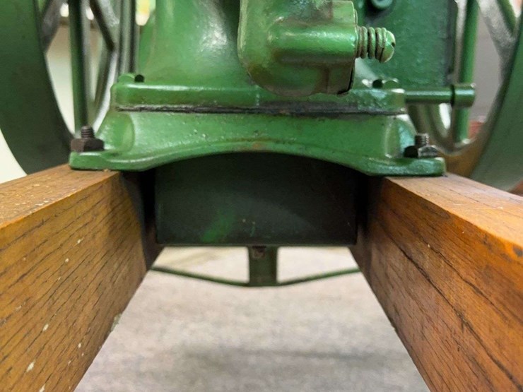 john-deere-3-horse-hit-and-miss-engine-with-cart-image-20