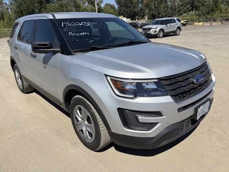 2018-ford-explorer-image-2