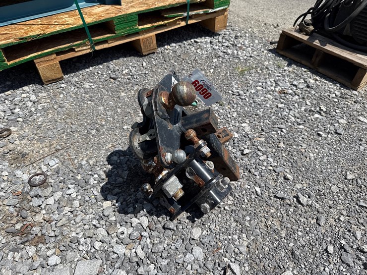 #6090-•-qty(2)-receiver-hitches-image-2