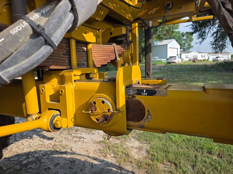 rogator-1074-self-propelled-sprayer,-100'-booms,-currently-winterized,-320/90r50-tires,-rears-with-d-image-36