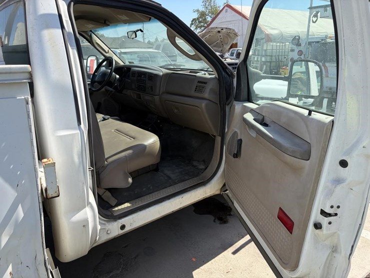 2004-ford-f350-image-12