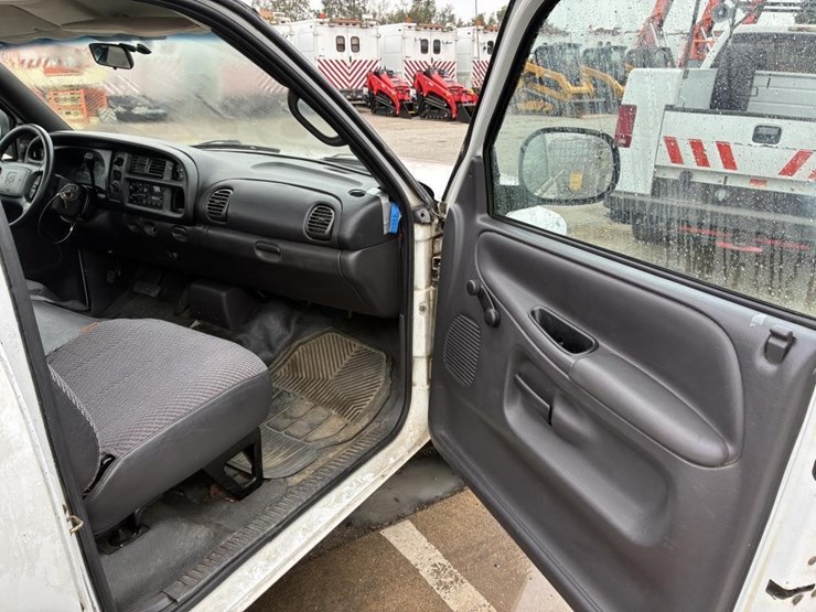 2001-dodge-ram-1500-image-10