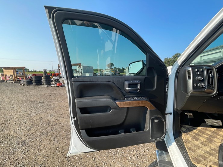 2015-chevrolet-1500-image-19