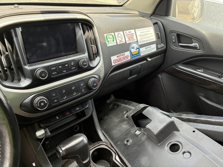 2018-gmc-canyon-sle-image-25