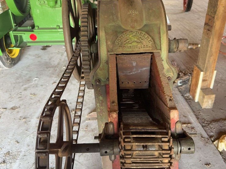 john-deere-no.-2-two-hole-corn-sheller-image-9
