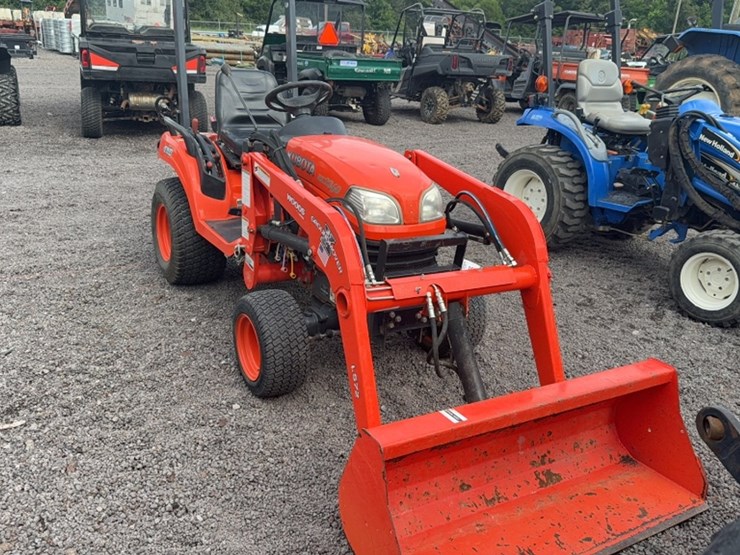 #3029-•-kubota-2360-tractor-image-2