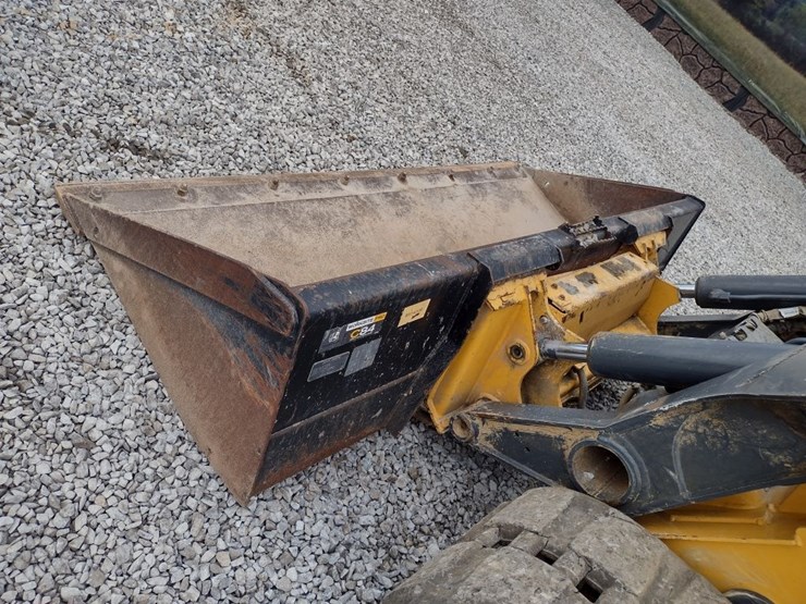 deere-331g-image-18