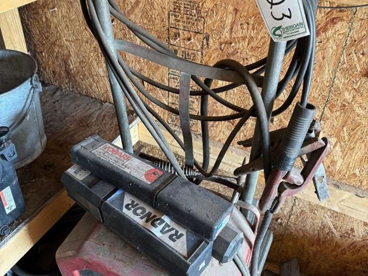 lincoln-180-arc-welder-with-rod-image-3