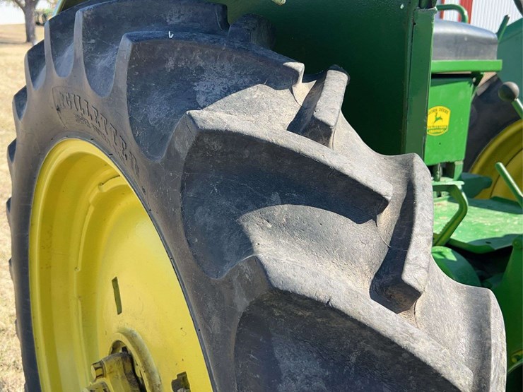 john-deere-model-b-image-34