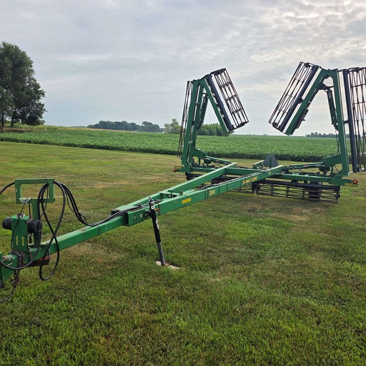 JOHN DEERE 200