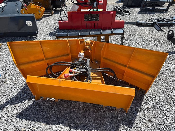 #6044-•-future-72"-skid-steer-v-shape-snow-blade-image-3