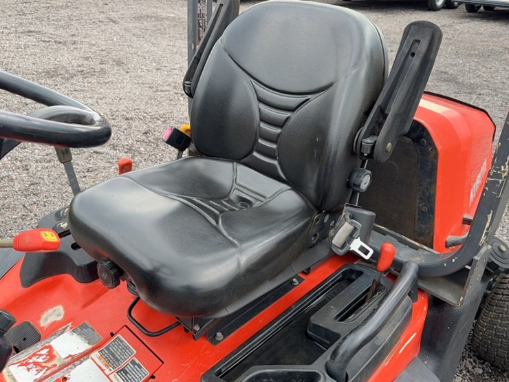 kubota-f2690-image-12