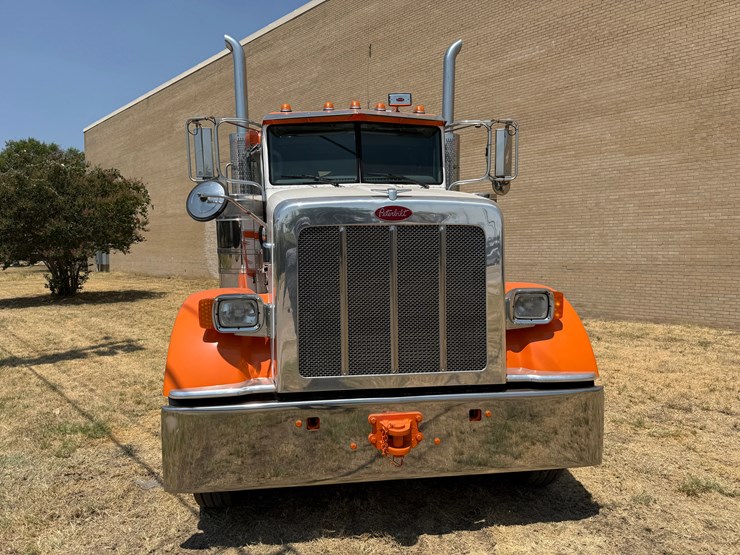 2013-peterbilt-367-image-4