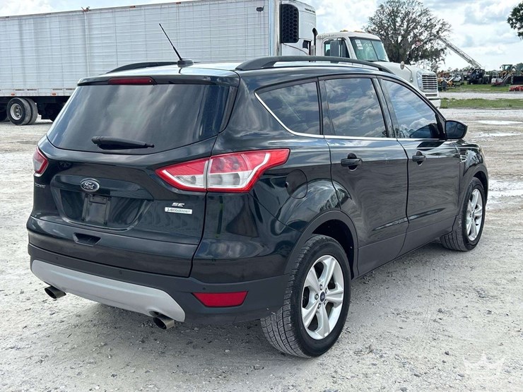2015-ford-escape-image-3