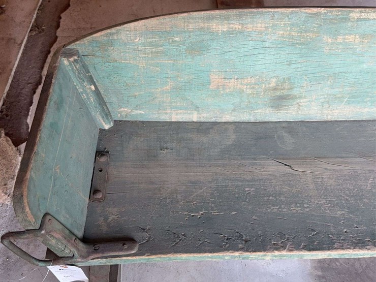 john-deere-buckboard-wagon-bench-seat-image-2