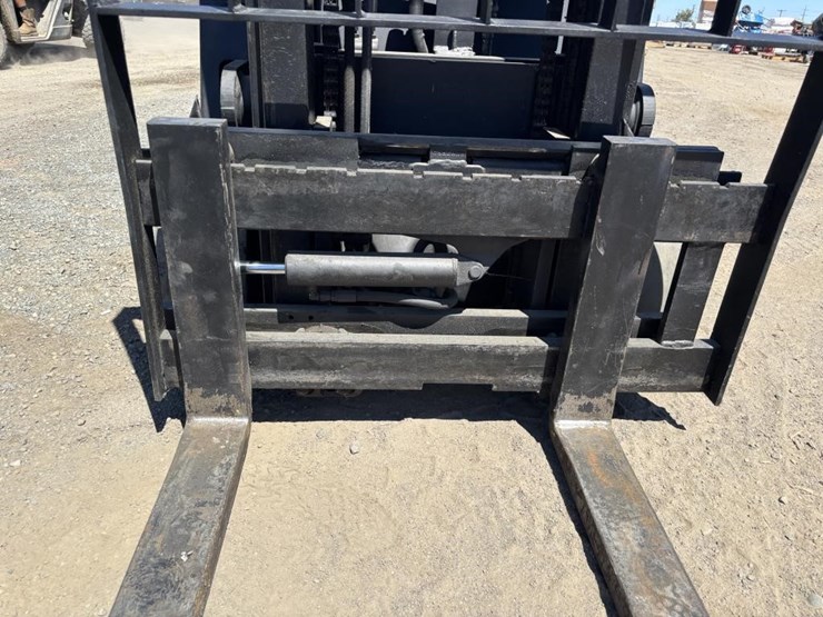 yale-glp50-forklift-image-11