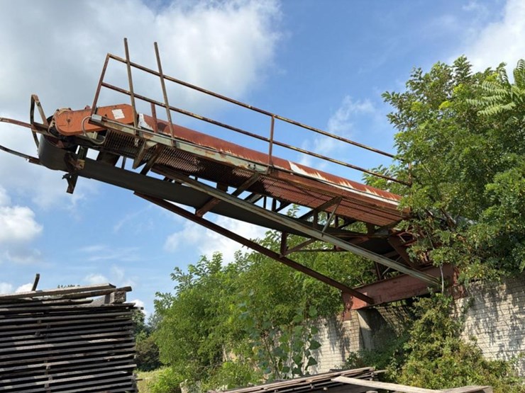 #132-•-concave-belt-conveyor-image-2