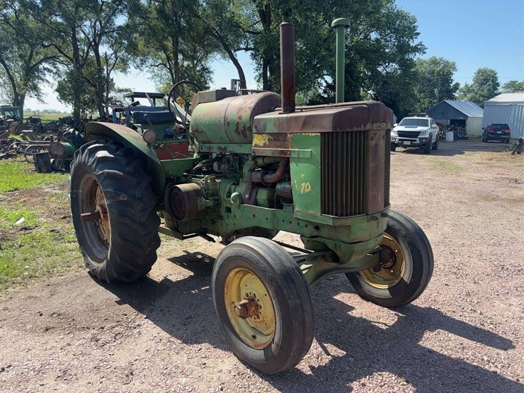 john-deere-70-image-3
