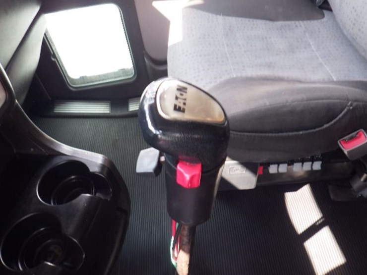 2015-kenworth-t660-image-18