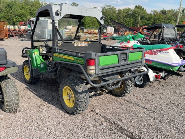john-deere-gator-image-9