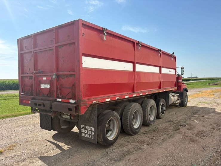 1986-mack-valueliner-image-6