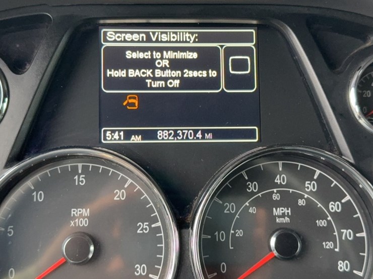2016-peterbilt-579-image-19