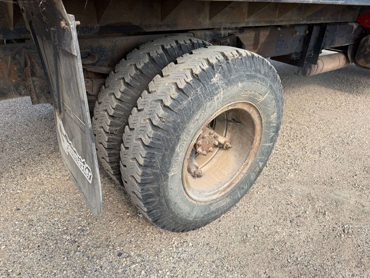 1979-ihc-1700-single-axle-grain-truck,-15’-steel-box-with-622-schwarts-hoist,-steel-floor,-136k-mile-image-31