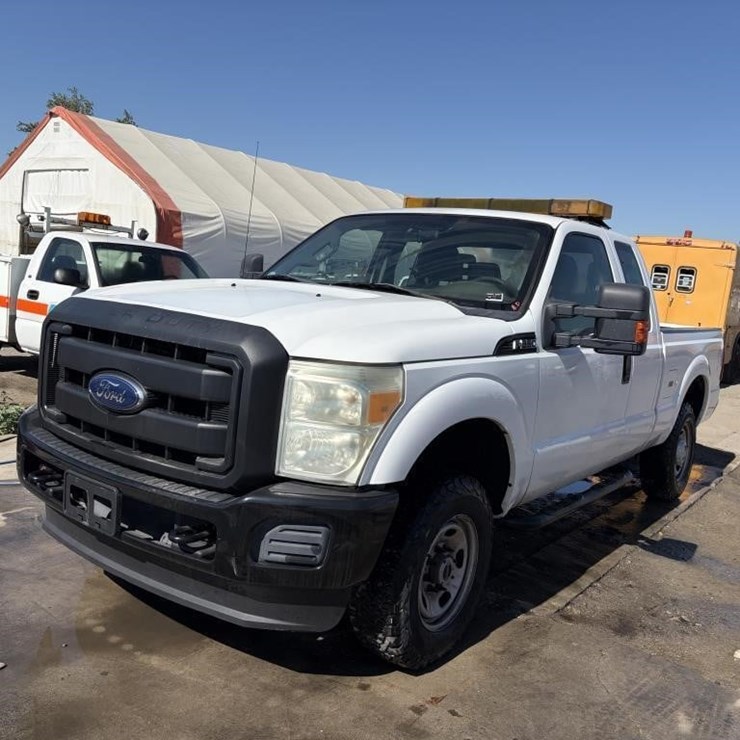 2011 FORD F250 XL