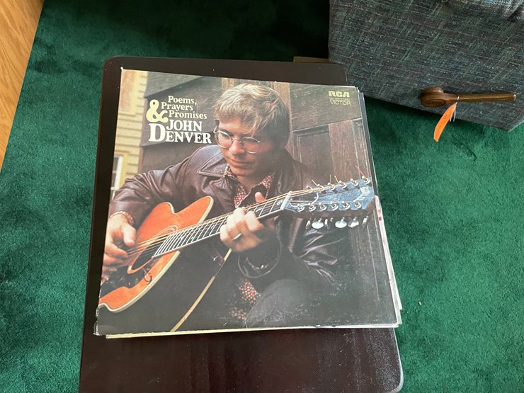 #7323-•-(4)-vinyl-records-image-1