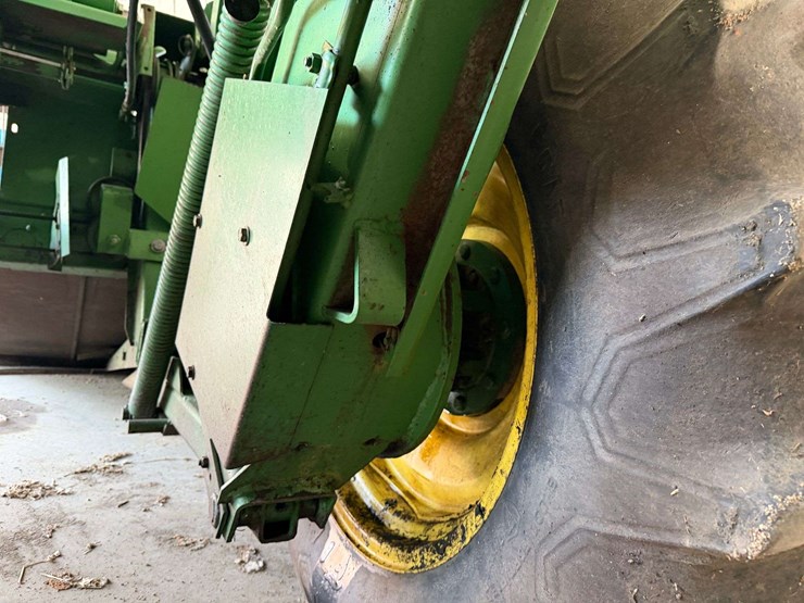 john-deere-2320-image-45