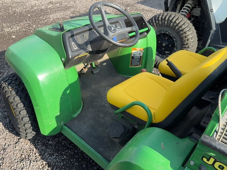 john-deere-gator-image-12