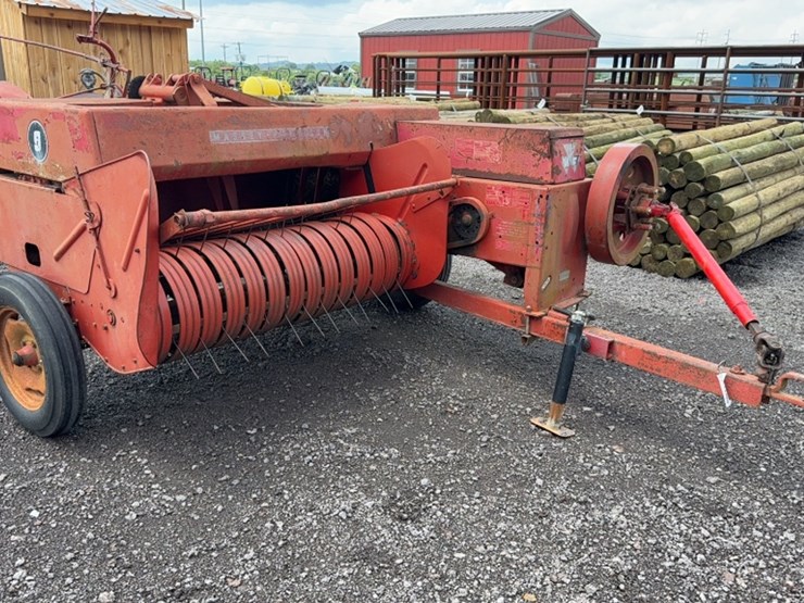 massey-ferguson-9-image-1