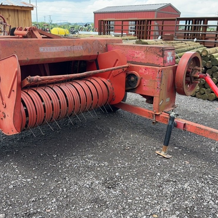 MASSEY-FERGUSON 9